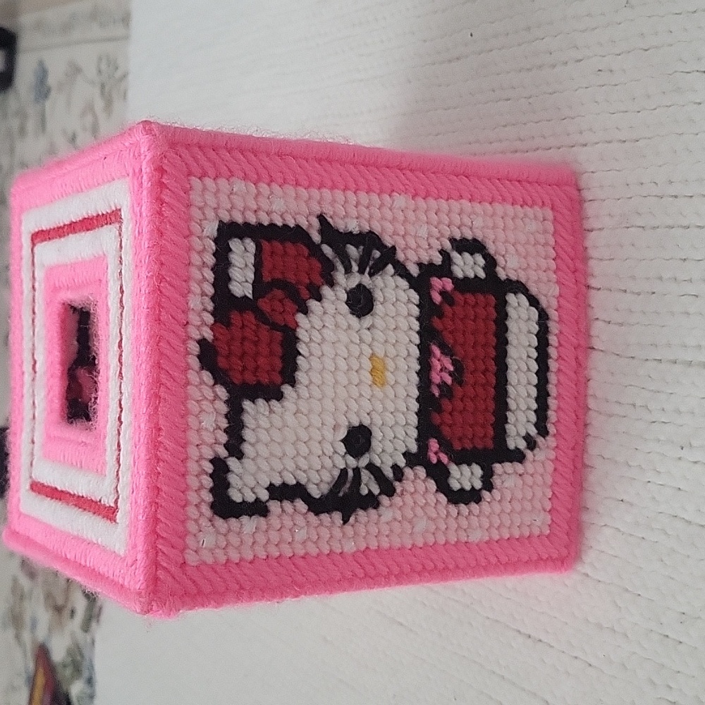 Handmade hello kitty tissue box cover